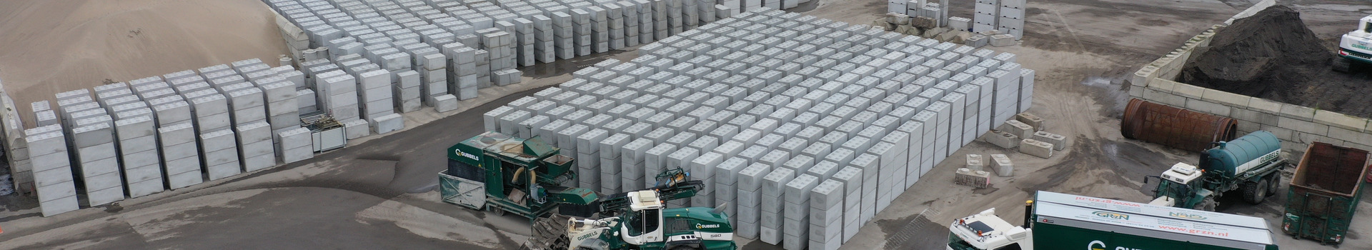 mega betonblokken vervoeren